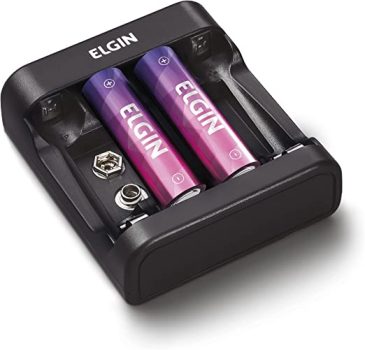 Carregador De Pilhas Bivolt Para 4 Pilhas AA /AAA/ 9V + 2 Pilhas AA 1500mAh Ni-MH