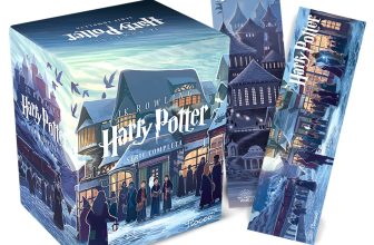Box Harry Potter Scholastic – castelo (caixa azul): com 02 marcadores Capa comum – Conjunto de caixa, 1 setembro 2015